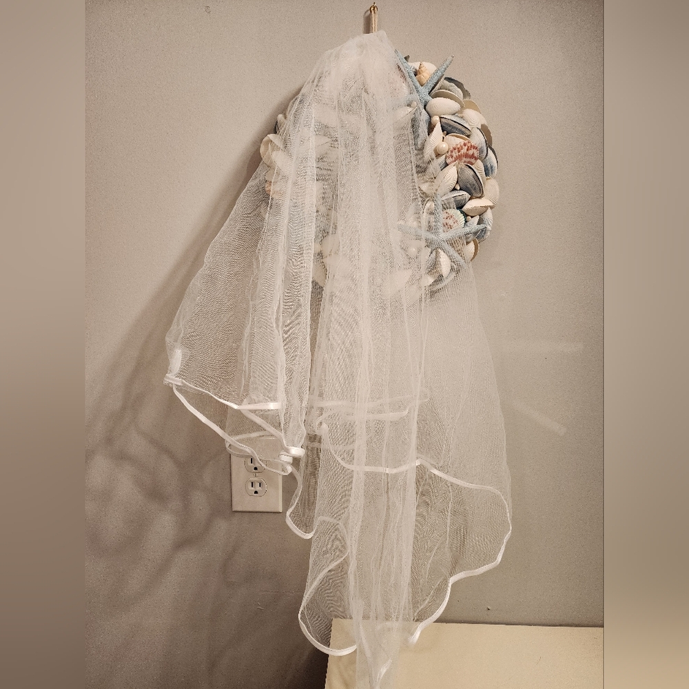 White Bridal Veil Never Worn